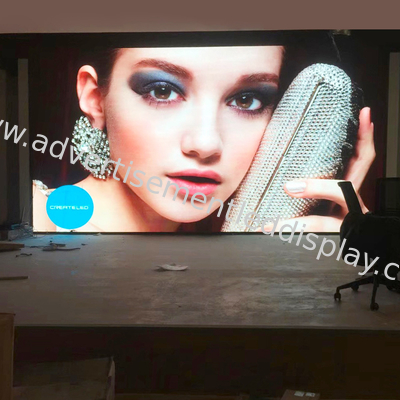 広告戦略をアップグレード ライトネス 鉄製キャビネット素材のLEDディスプレイOEM